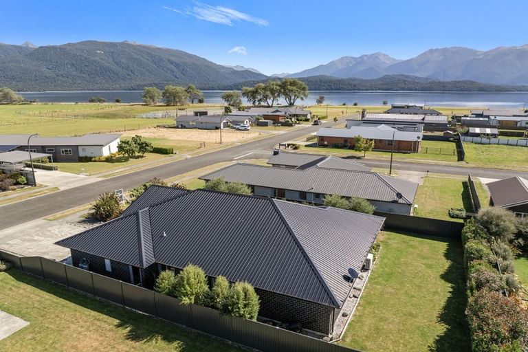Photo of property in 28 Rodeo Drive, Te Anau, 9600
