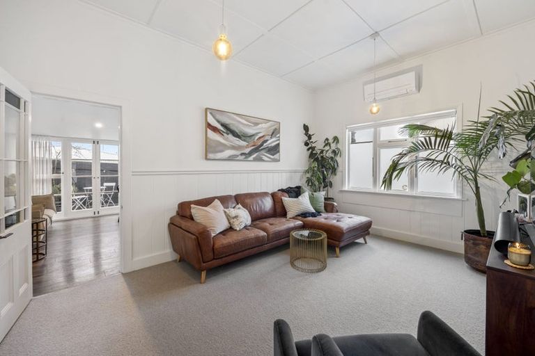 Photo of property in 251a Courtenay Street, Strandon, New Plymouth, 4312