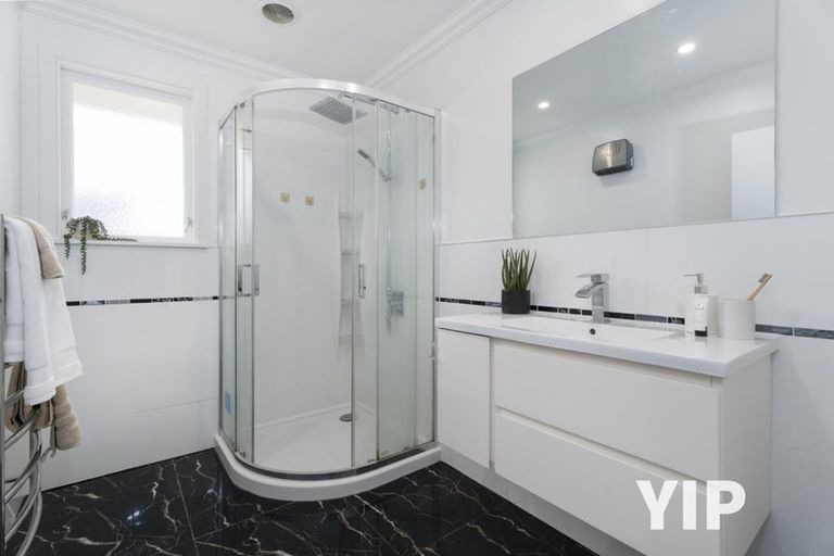 Photo of property in 10 Edgecombe Street, Newlands, Wellington, 6037