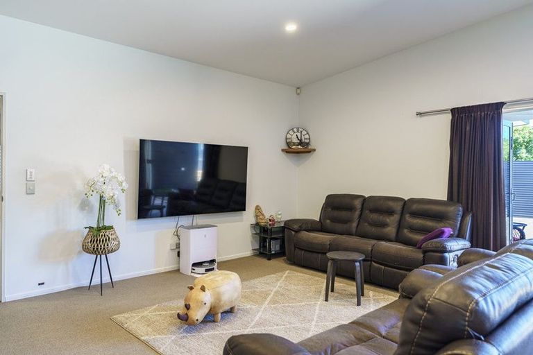 Photo of property in 7a Chester Place, Taradale, Napier, 4112