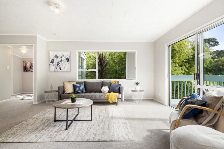 Photo of property in 98 Spinella Drive, Bayview, Auckland, 0629