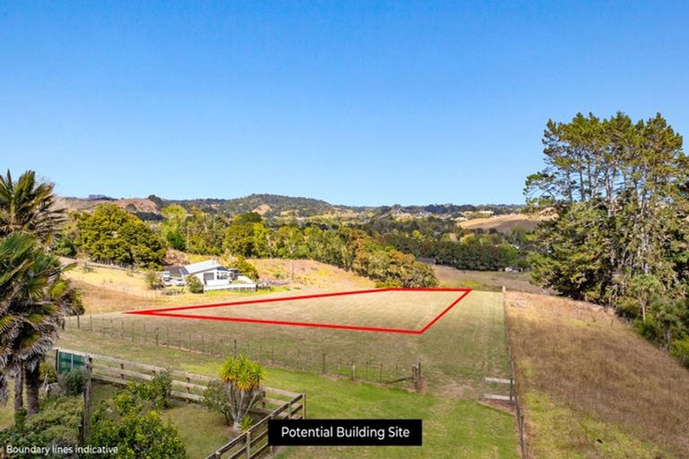 Photo of property in 11 Taylor Road, Waimauku, 0882