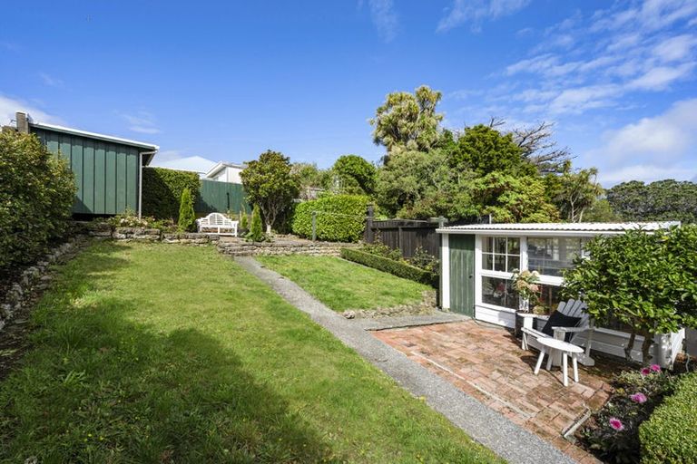 Photo of property in 33 Grove Road, Kelburn, Wellington, 6012