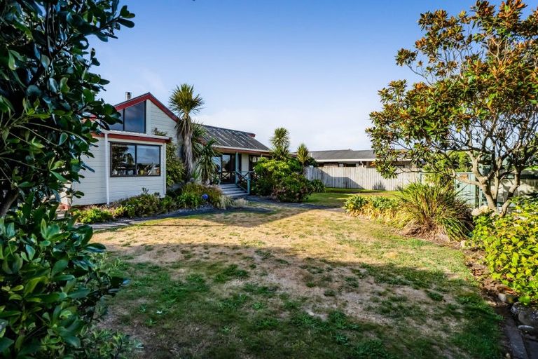 Photo of property in 8 Pohutukawa Drive, Opunake, 4616