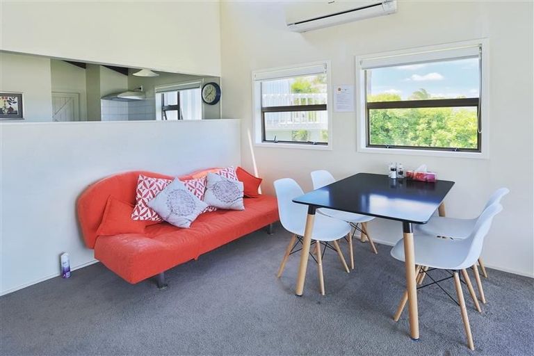 Photo of property in 2/4 Arkley Avenue, Farm Cove, Auckland, 2012