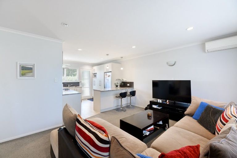 Photo of property in 16 Abel Tasman Avenue, Henderson, Auckland, 0610