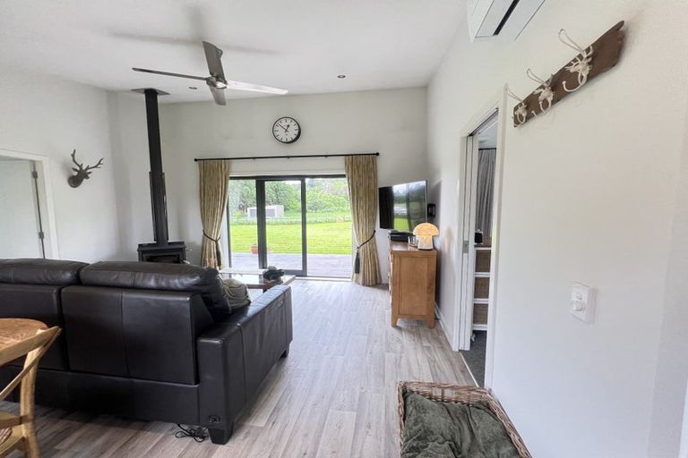 Photo of property in 67 Whitemans Valley Road, Whitemans Valley, Upper Hutt, 5371