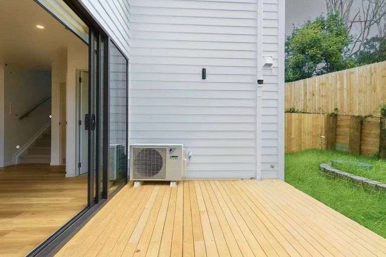 Photo of property in 5/25 Hutchinson Avenue, New Lynn, Auckland, 0600