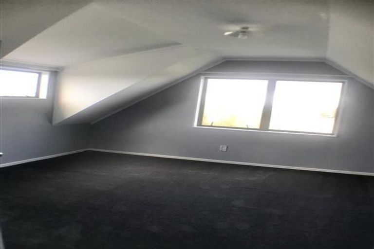 Photo of property in 1/36 Cyclarama Crescent, Massey, Auckland, 0614