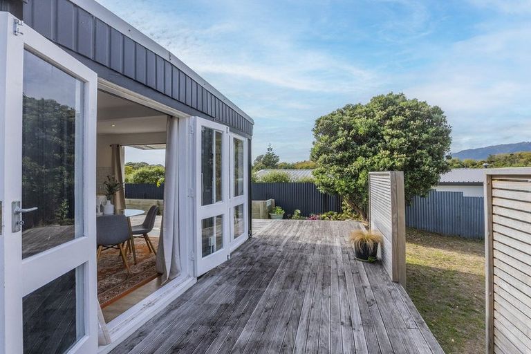 Photo of property in 29 Titoki Road, Waikanae Beach, Waikanae, 5036