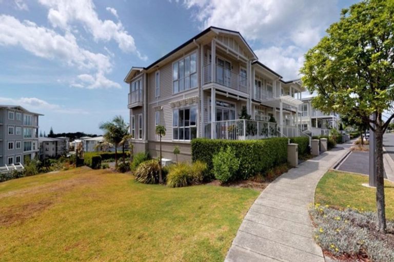 Photo of property in 138 Landmark Terrace, Orewa, 0931