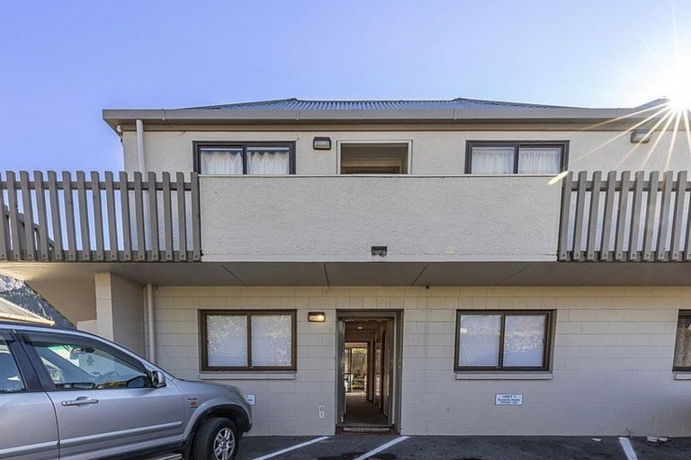 Photo of property in 1/42 Hallenstein Street, Queenstown, 9300