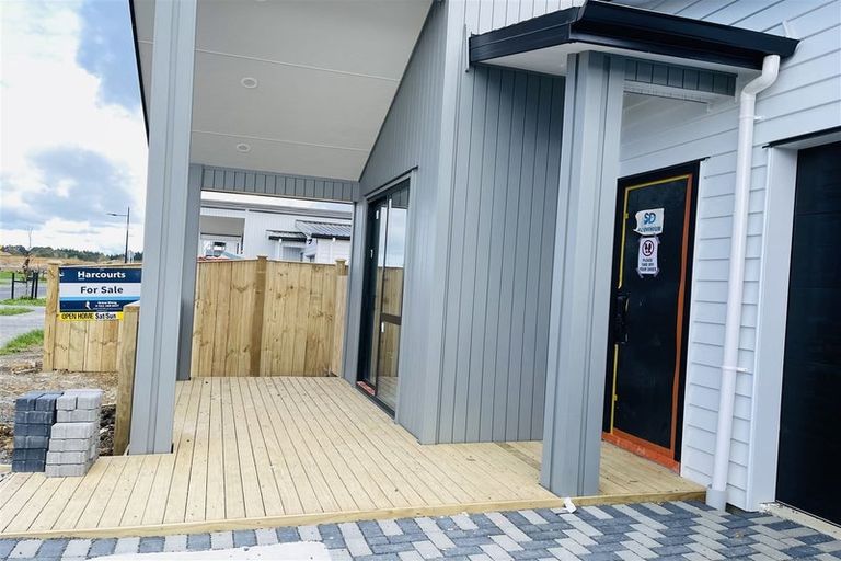 Photo of property in 12 Woven Place, Karaka, Papakura, 2113