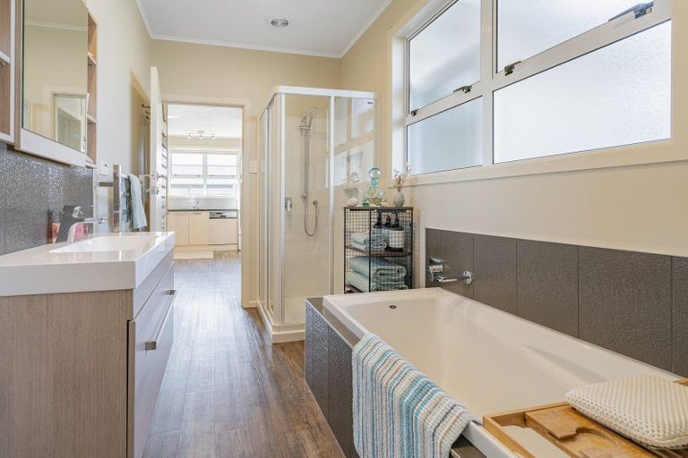 Photo of property in 14 School Road, Whitianga, 3510