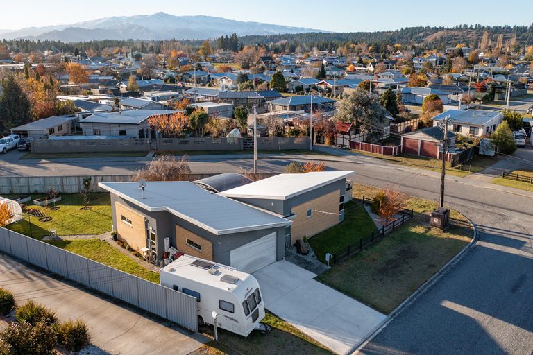 Photo of property in 35 Eureka Street, Alexandra, 9320