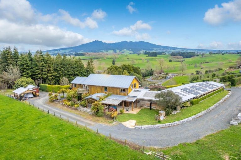 Photo of property in 240 Te Pahu Road, Te Pahu, 3285