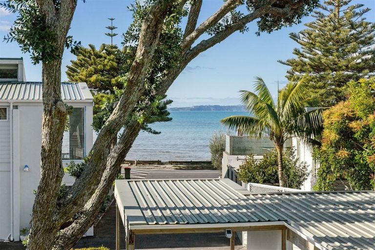 Photo of property in 5k The Esplanade, Eastern Beach, Auckland, 2012