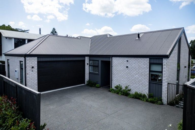 Photo of property in 1b Fairburn Place, Leamington, Cambridge, 3432