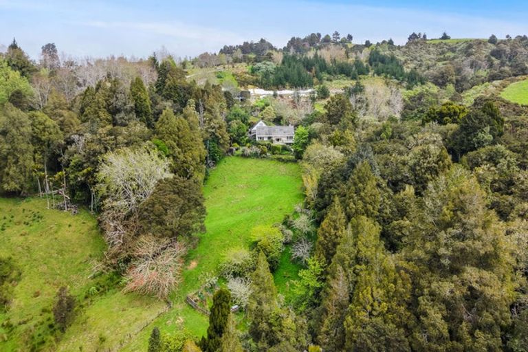 Photo of property in 44 Sandstone Road, Whitford, Manurewa, 2576