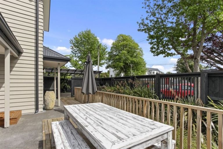 Photo of property in 1/24 Eversleigh Street, St Albans, Christchurch, 8014