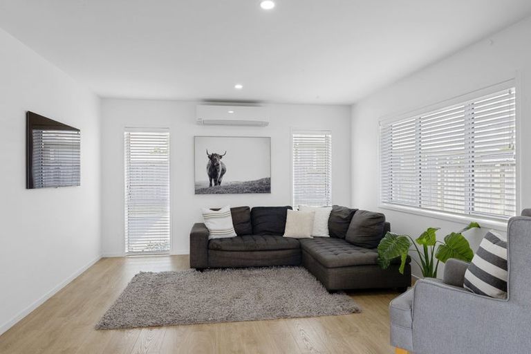 Photo of property in 6a Truby King Street, Merrilands, New Plymouth, 4312