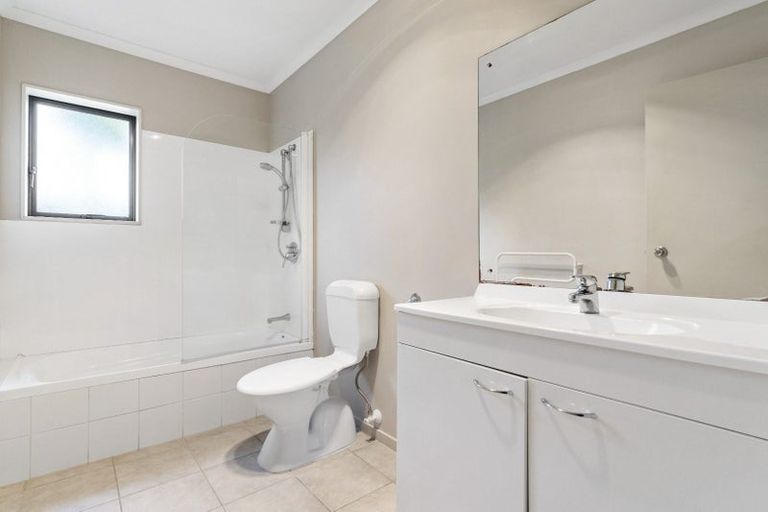 Photo of property in 70b Kayes Road, Pukekohe, 2120