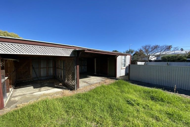 Photo of property in 4 Tongariro Street, Castlecliff, Whanganui, 4501