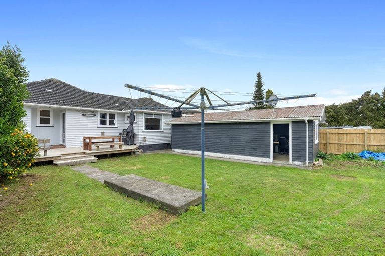 Photo of property in 2 Quinn Road, Levin, 5510