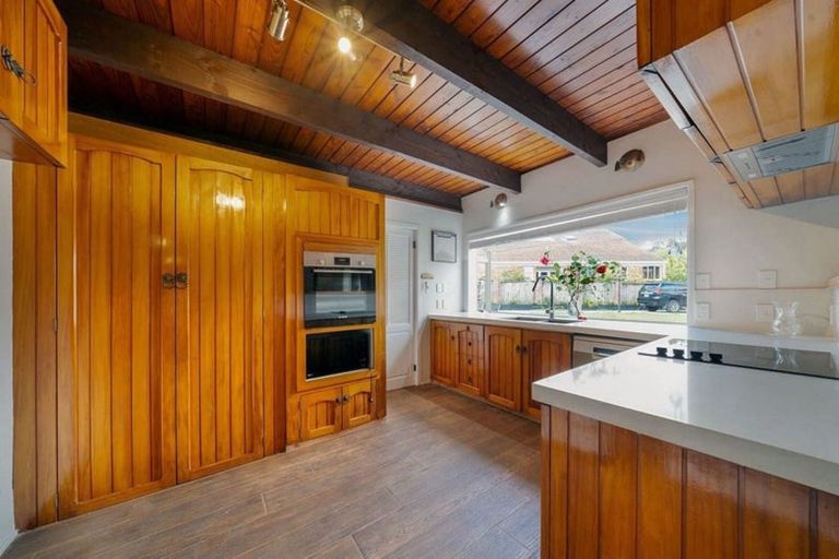 Photo of property in 68 Kaurilands Road, Titirangi, Auckland, 0604