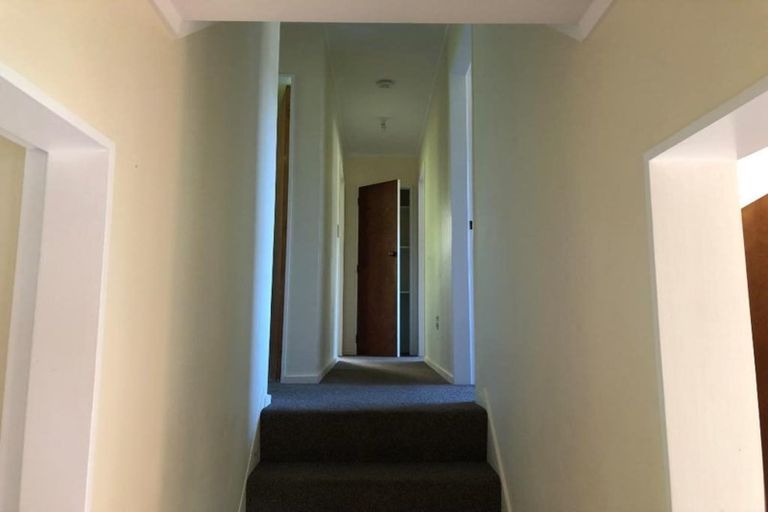 Photo of property in 10 Tullamore Way, Johnsonville, Wellington, 6037