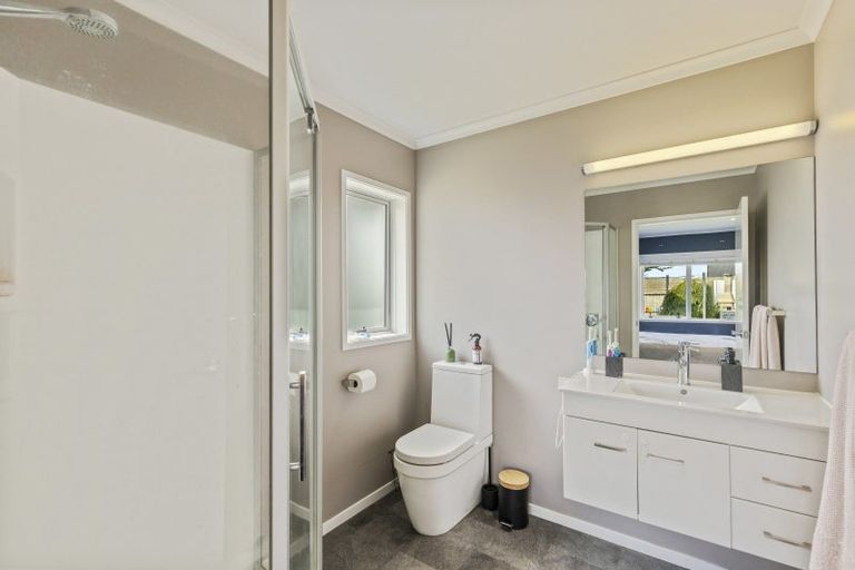Photo of property in 5 Keene Drive, Bell Block, New Plymouth, 4312