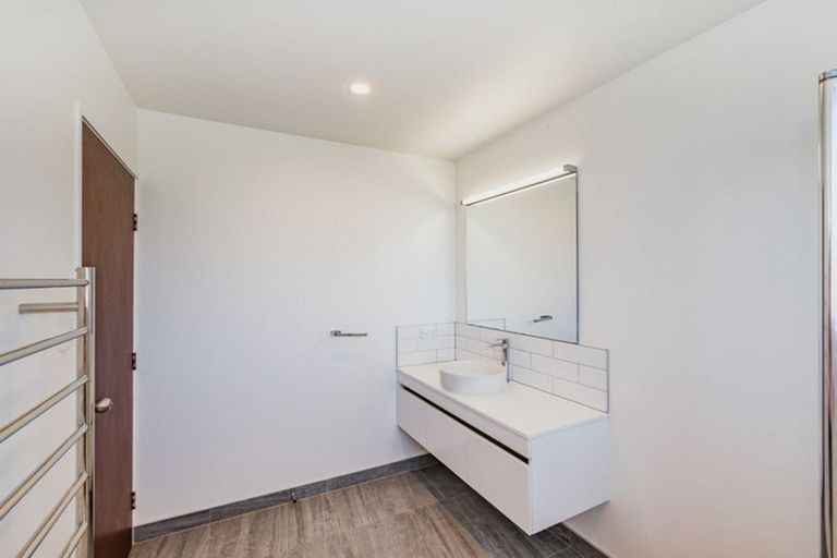 Photo of property in 62a Mazengarb Road, Paraparaumu Beach, Paraparaumu, 5032