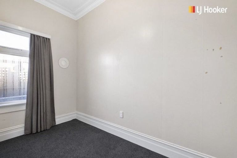Photo of property in 74 Hargest Crescent, Saint Clair, Dunedin, 9012