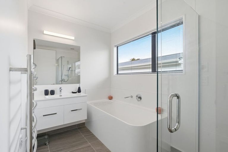 Photo of property in 190 Withells Road, Avonhead, Christchurch, 8042
