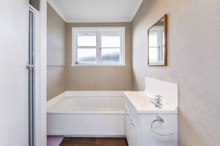 Photo of property in 29 Benmore Avenue, Cloverlea, Palmerston North, 4412