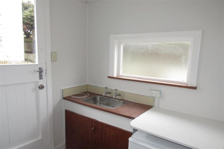 Photo of property in 37 Te Wharepouri Street, Berhampore, Wellington, 6023