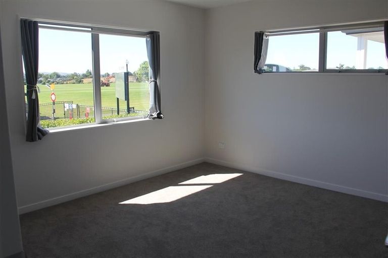 Photo of property in 10 Fort Lincoln Loop, Karaka, Papakura, 2113