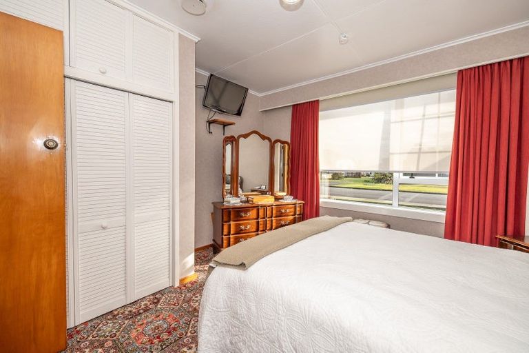 Photo of property in 38 Lyndhurst Street, Westport, 7825