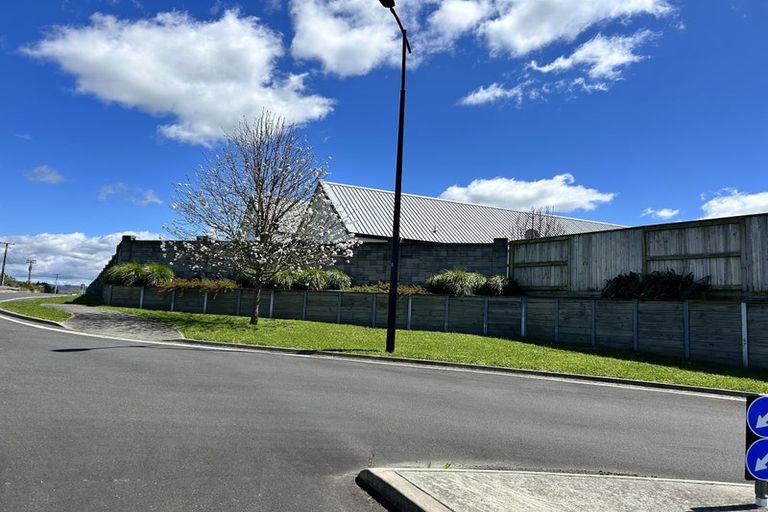 Photo of property in 43 Hanlow Place, Pyes Pa, Tauranga, 3112
