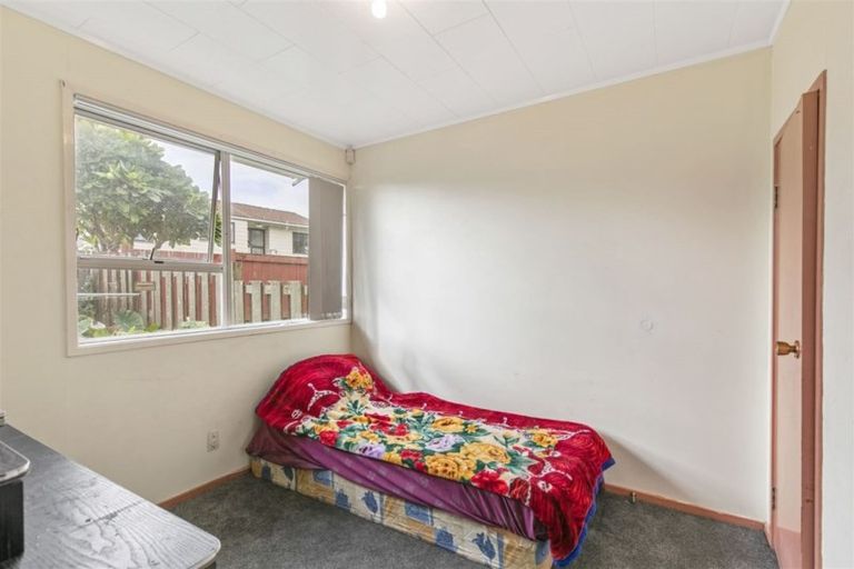 Photo of property in 1/11 Chamade Place, Clover Park, Auckland, 2019