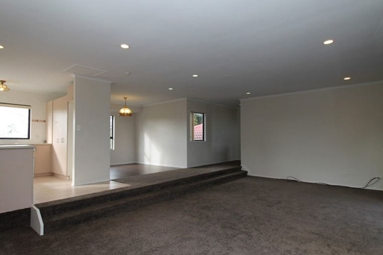Photo of property in 99 Eugenia Rise, Totara Heights, Auckland, 2105