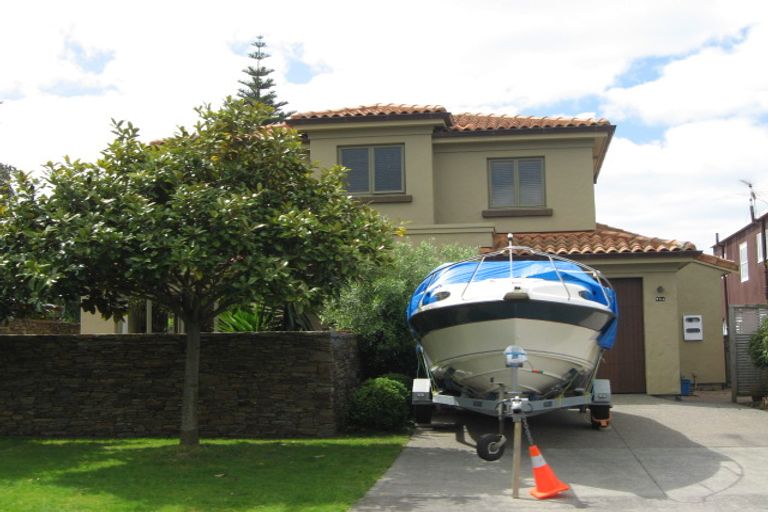 Photo of property in 71 Laurence Street, Manly, Whangaparaoa, 0930