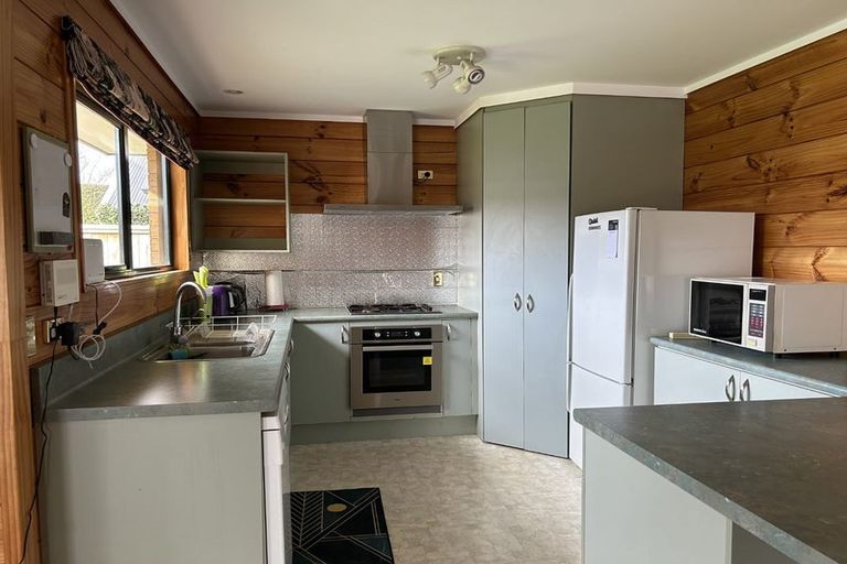 Photo of property in 2 Waipuna Place, Rototuna, Hamilton, 3210