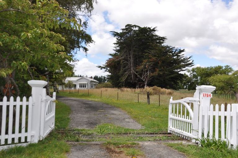 Photo of property in 1764 Kimbolton Road, Cheltenham, Feilding, 4777