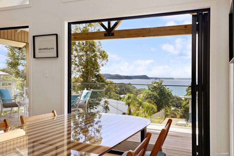 Photo of property in 2d Vipond Road, Stanmore Bay, Whangaparaoa, 0932