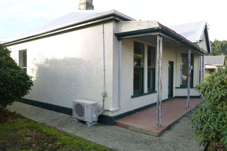 Photo of property in 10 Glenross Street, Glenross, Dunedin, 9011