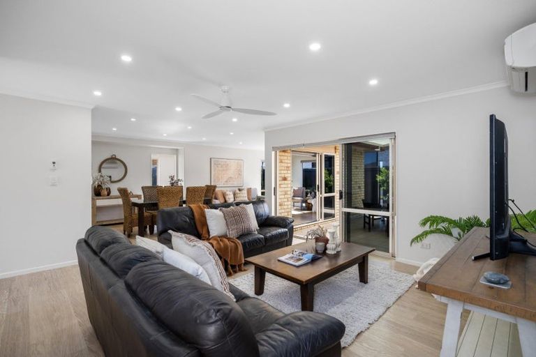 Photo of property in 27 Mcleod Place, Papamoa Beach, Papamoa, 3118