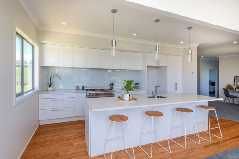 Photo of property in 42a Strathnaver Drive, Waikawa Beach, Manakau, 5573