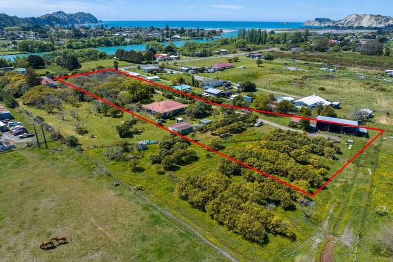 Photo of property in 51 Tauwhareparae Road, Tolaga Bay, 4077