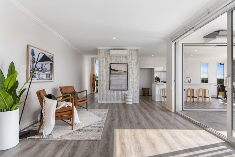 Photo of property in 1 Charlotte Drive, Omokoroa, 3114